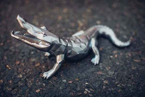 Facetted Crocodile
