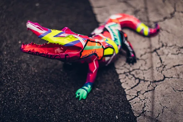 Facetted Crocodile